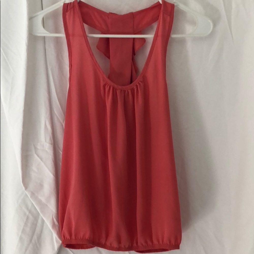 🍾cute coral color top!